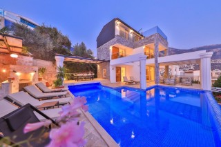 Villa Gaia | Luxury 6-Bedroom Villa with Pool and Jacuzzi in Kalkan 
