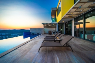 Villa Retro – Luxury & Comfortable Holiday Experience