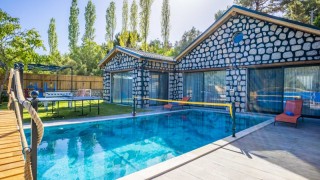 Villa Big Boss – Luxury Accommodation with Stone Architecture and Natu