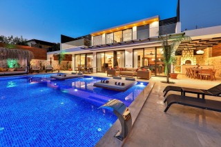 Villa Glorious – A Luxurious and Peaceful Escape in the Lap of Nature