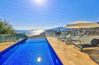 Villa Swan – Luxury Holiday Villa with Sea View and Jacuzzi 