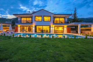 Villa White House – A Luxurious and Private Holiday Experience