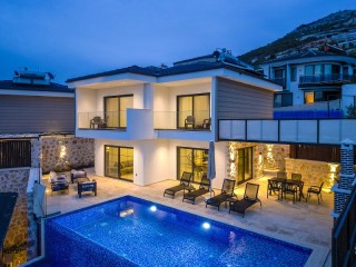 Villa Talya Yeşilköy – Where Peace and Comfort Meet Nature