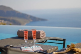 Villa Royal Falcon – A Luxury Holiday Villa with Panoramic Views 