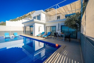 Villa Kayacan Kördere – Holiday with Modern Comfort and Unique Sea 