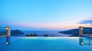 Villa Avon – A Holiday Paradise Where Luxury and Peace Meet
