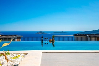 Villa Aura F | 6-Guest Modern Holiday Villa with Pool and Island Views