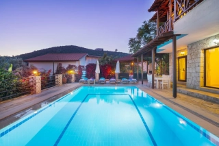 Villa Otantik – Spacious and Comfortable Holiday Villa with Sea Views 