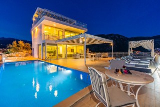 Villa Infinity – A Luxury, Modern, and Scenic Holiday Villa in İncebel