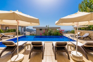 Villa Optimum – A Luxurious and Contemporary Holiday Experience 