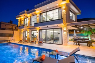 Villa Moonset – The Address of Modern and Luxury Holidays