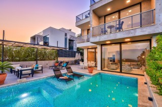 Villa Hecky – A Luxury and Scenic Holiday Experience in Kalamar Bay